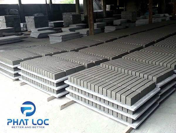 Pallet nhựa PVC dùng sản xuất gạch không nung 