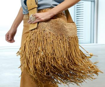 Xu hướng túi xách lên ngôi trên sàn diễn xuân hè 2019