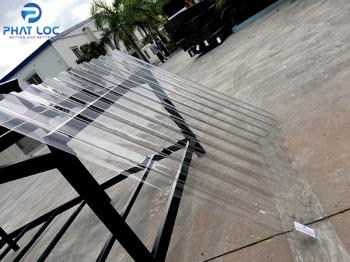 Tấm lấy sáng kính Polycarbonate chính hãng, chất lượng, giá rẻ