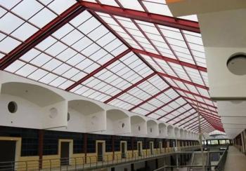 Ứng Dụng Của Nhựa Trong Suốt Lợp Mái Đối Với Các Công Trình Hiện Nay