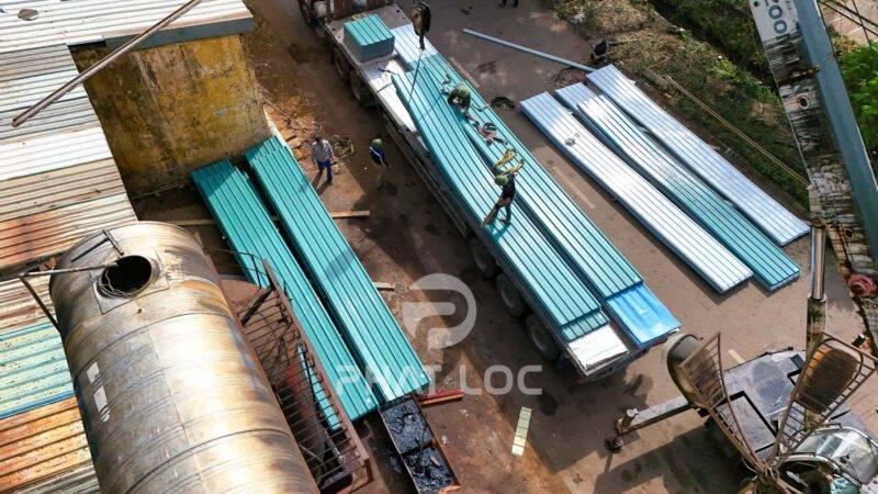 Công Trình Sử Dụng Tấm Lợp Tôn Nhựa Có Đắt Không? Giải Pháp Đầu Tư Dài Hạn Cho Mọi Dự Án