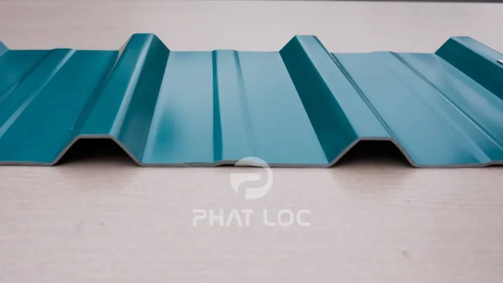 Phân Biệt Mái Nhựa Sóng Vuông, Sóng Tròn, Sóng Ngói: Lựa Chọn Vật Liệu Phù Hợp Cho Mọi Công Trình