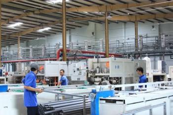 So Sánh Nhựa PP và HDPE Chi Tiết 2025 – Đâu Là Lựa Chọn Tối Ưu Cho Công Nghiệp?