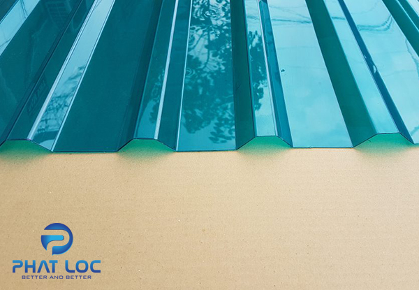 Tấm lợp lấy sáng Polycarbonate 11 sóng màu xanh