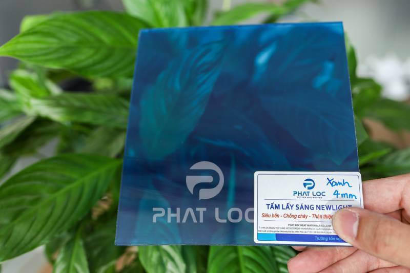 Ai nên sử dụng Tấm Poly Xanh? Lý do lựa chọn tối ưu