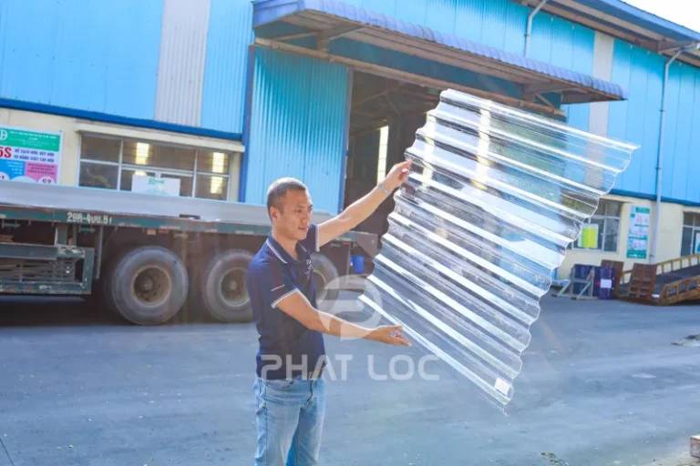 Cách Chọn Mua Tấm Nhựa Trắng Trong Suốt