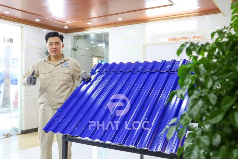 Giải Pháp Tối Ưu Chi Phí Giá Tôn Nhựa PVC/ASA & Vì Sao Nên Chọn Phát Lộc
