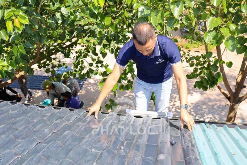 Hướng dẫn lựa chọn & thi công ngói nhựa màu xám đen