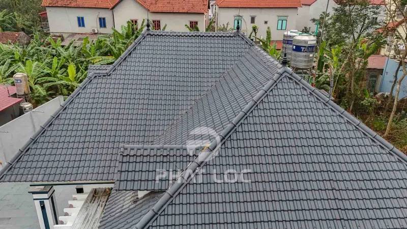 Mua Ngói Nhựa Đen – Nhất Định Hỏi 5 Điều