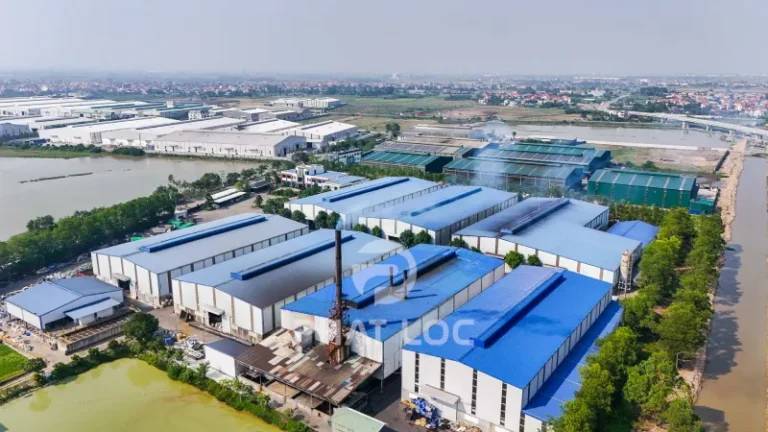 Khu công nghiệp, nhà máy ven biển