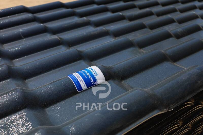 Ngói nhựa PVC/ASA màu xám đen là gì?