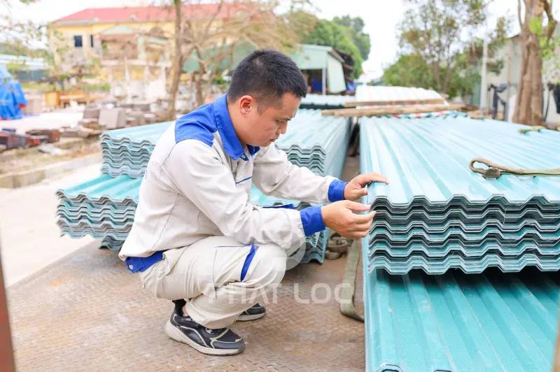Những sai lầm phổ biến khi mua tôn nhựa cho dự án