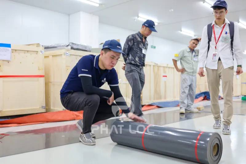 So sánh báo giá tấm nhựa PVC dẻo theo khu vực (Hà Nội – TP.HCM – KCN)