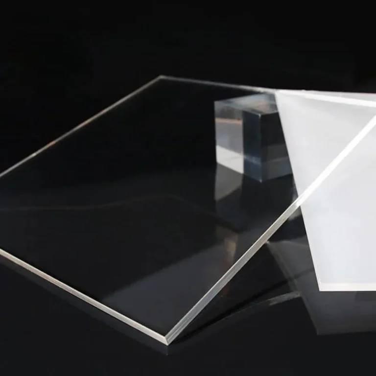 Tấm nhựa mica trong suốt
