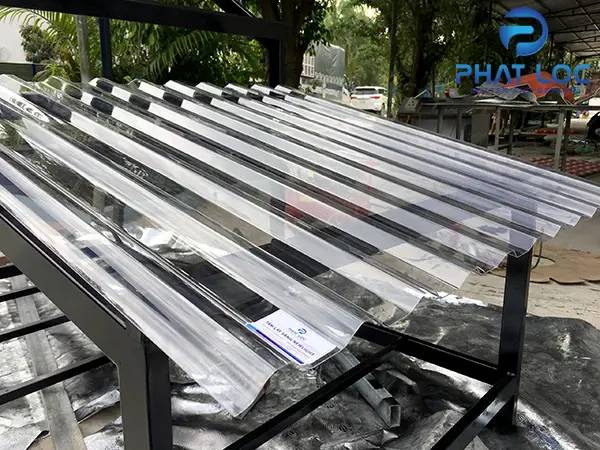 Tấm Polycarbonate dạng sóng