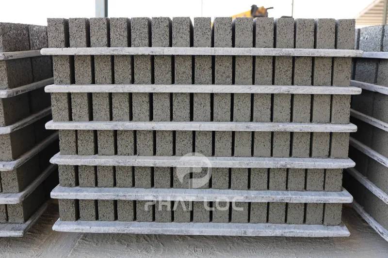 Tầm quan trọng của pallet PP/PVC trong Dây Chuyền Sản Xuất Gạch Không Nung