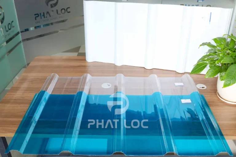 Thị Trường Giá Tấm Lợp Lấy Sáng Dạng Sóng Tháng 07/2026 Có Gì Đáng Chú Ý?