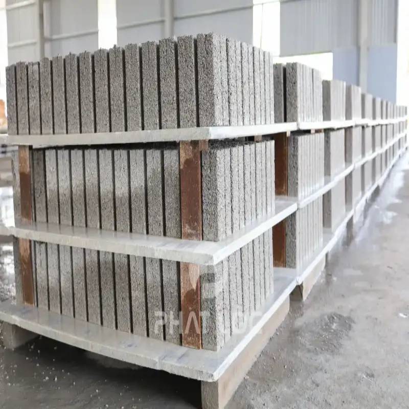 Pallet PP/PVC do Phát Lộc cung cấp cho Dây Chuyền Sản Xuất Gạch Không Nung