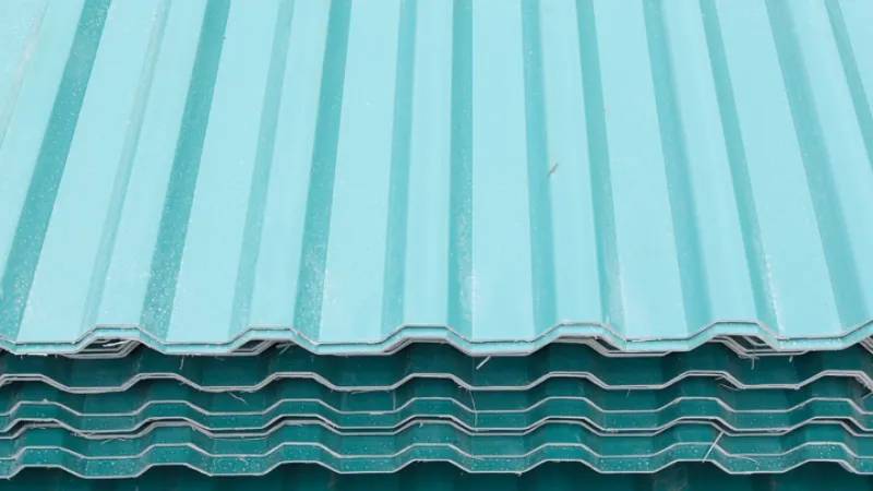 Tìm hiểu về miếng tôn nhựa – Vật liệu ngày càng phổ biến