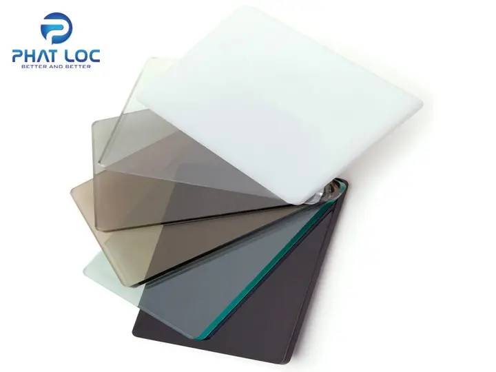 Tôn nhựa trong suốt Polycarbonate là gì?