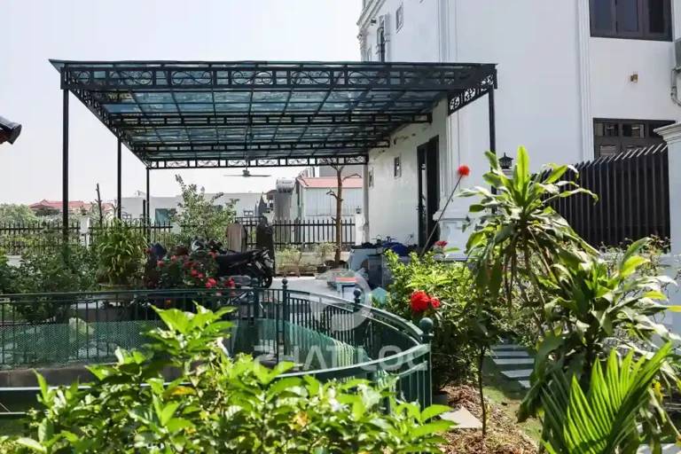 Ứng dụng Tấm Poly Xám Khói cho Resort – Khu nghỉ dưỡng
