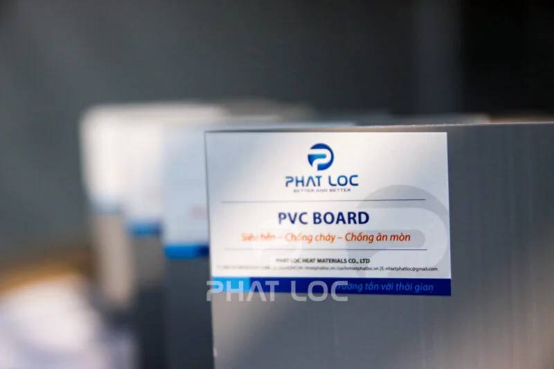 Vì Sao Nhiều Nhà Máy Chọn Nhựa Tấm PVC 18mm?